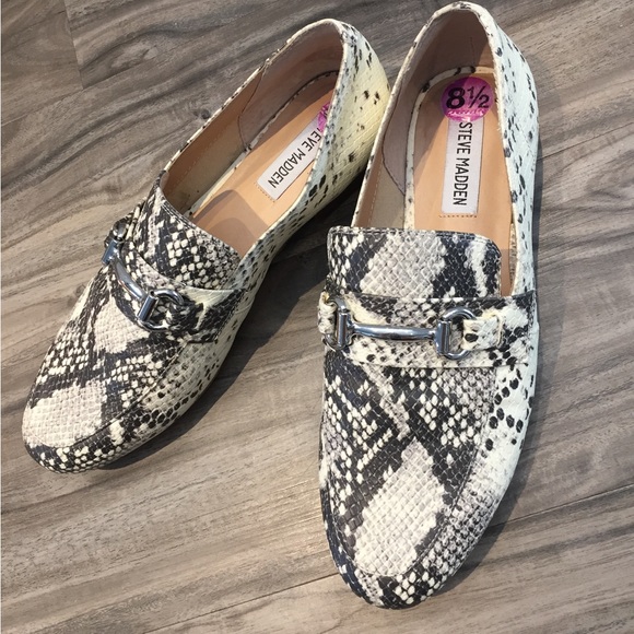 Shoes - Picture 2 of 3